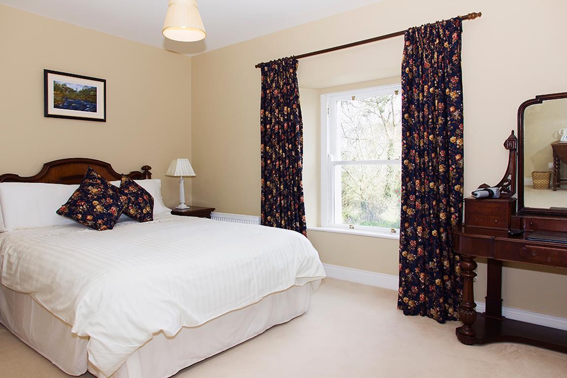 Ballinclea House Bed And Breakfast Brittas Bay エクステリア 写真